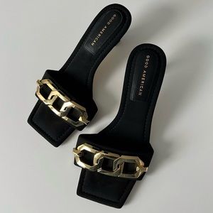 GOOD AMERICAN SINGLE STRAP BLACK KITTEN SANDAL WITH GOLD CHAIN NIB SIZE 4